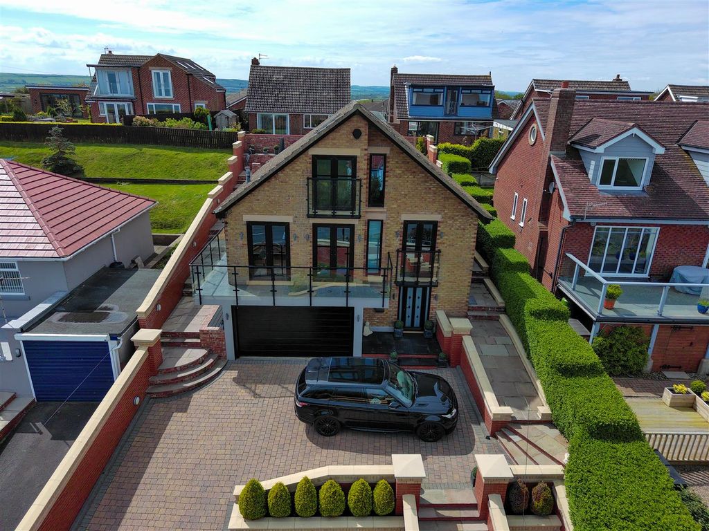 3 bed detached house for sale in Filey Road, Scarborough YO11, £675,000 Zoopla