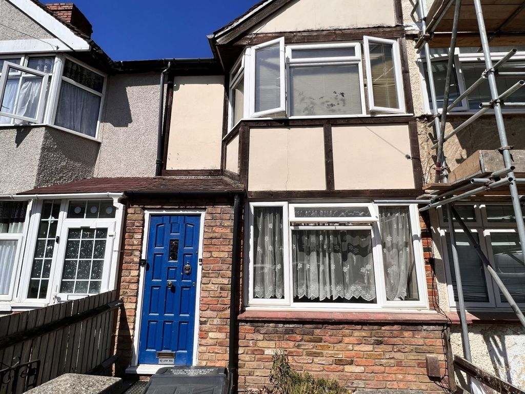 3 bed terraced house for sale in Saxon Avenue, Feltham TW13, £399,950