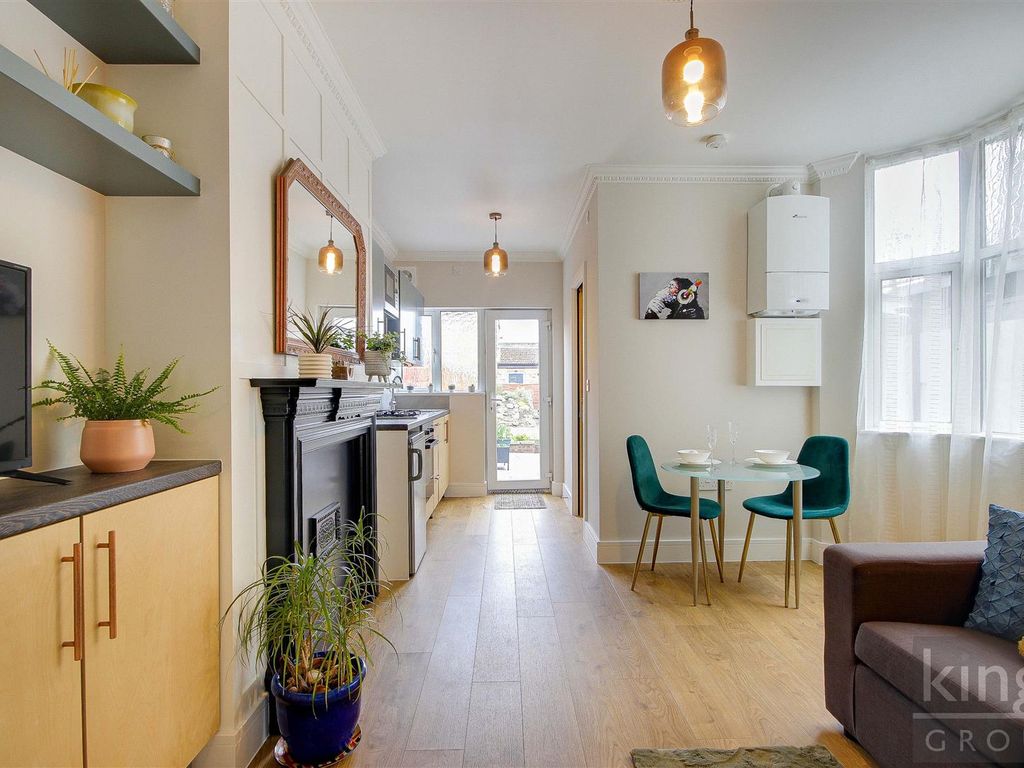1 bed flat for sale in St. Marks Road, Enfield EN1 Zoopla