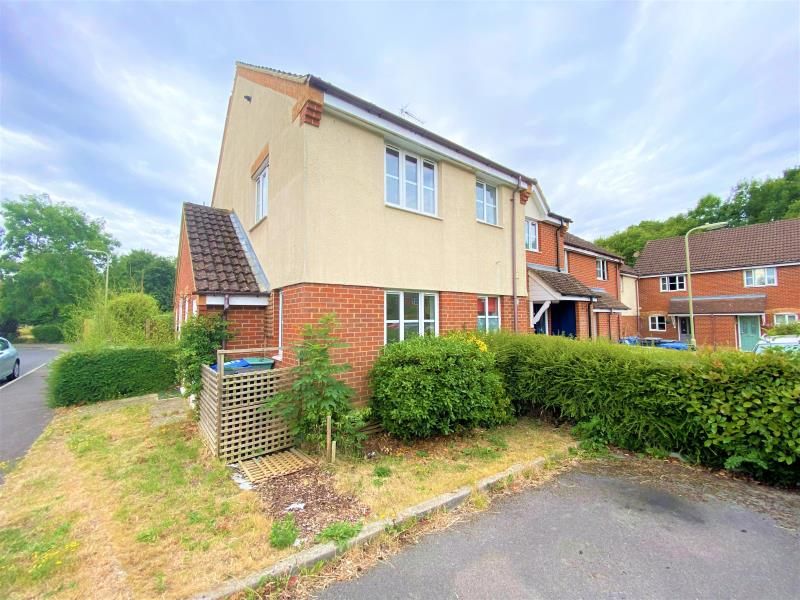 1 bed property to rent in Browning Road, Church Crookham, Fleet GU52