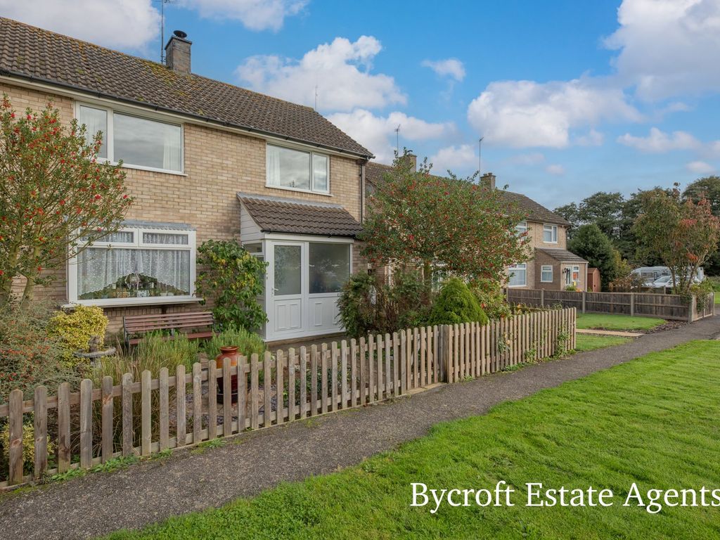 3 bed semidetached house for sale in Lakeside Rise, Blundeston