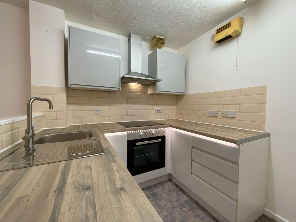 2 bed flat to rent in Harrison Way, Windsor Quay, Cardiff Bay CF11 Zoopla