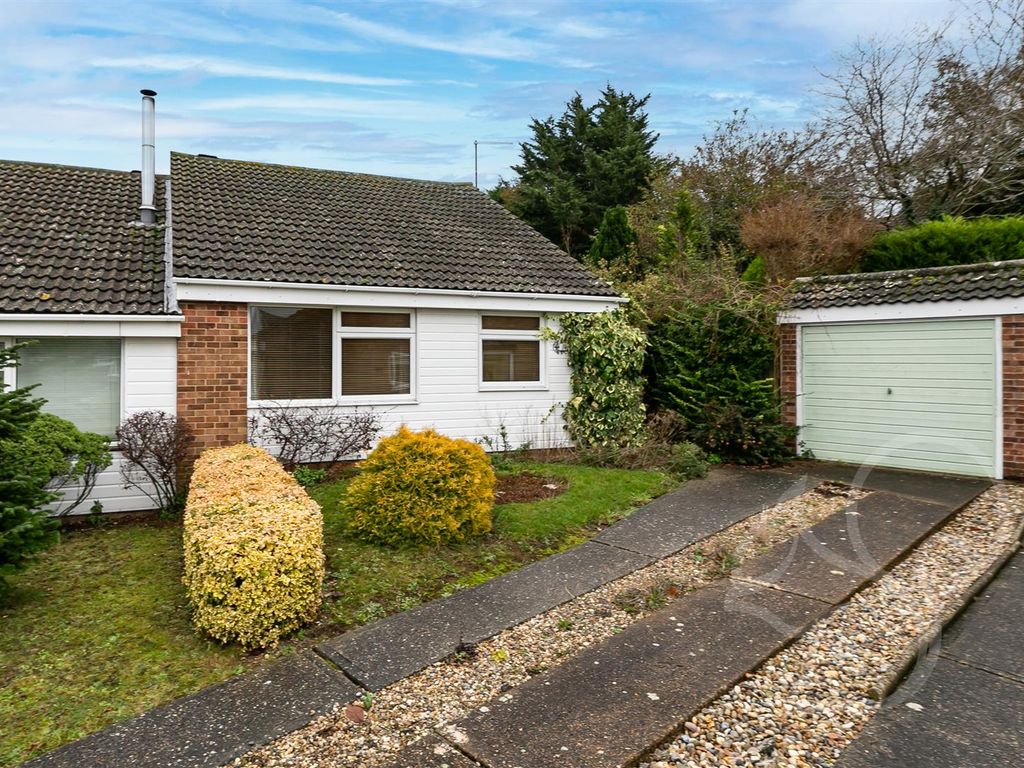 2 bed semidetached bungalow for sale in Tudor Close, Sudbury CO10, £