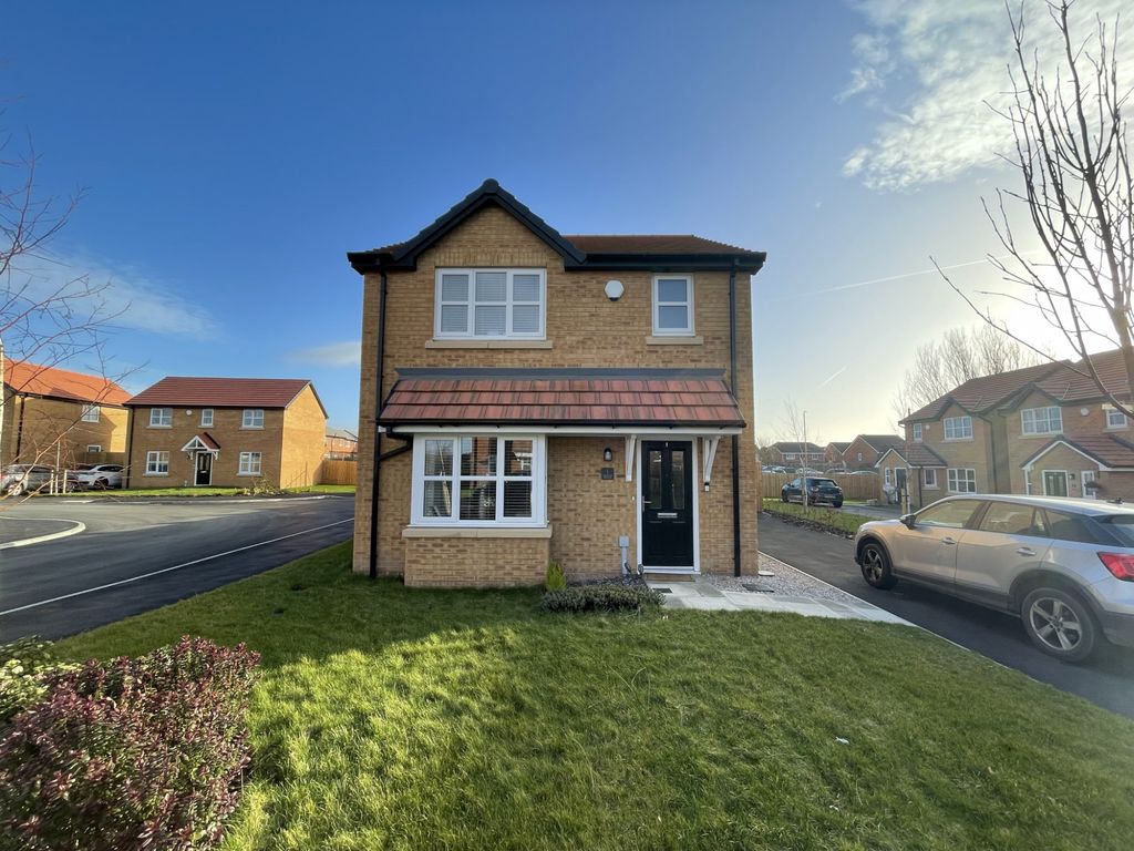3 bed detached house for sale in Longridge Fell Close, Cleveleys FY5, £