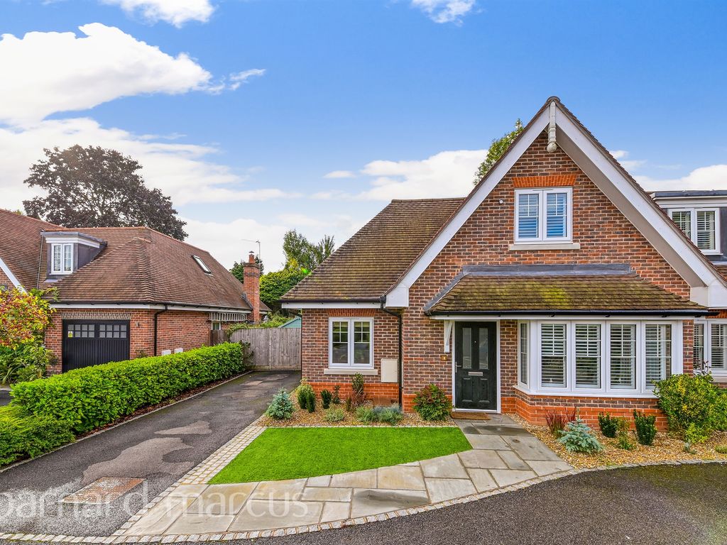 4 bed semidetached house for sale in Downs Lodge Court, Church Street