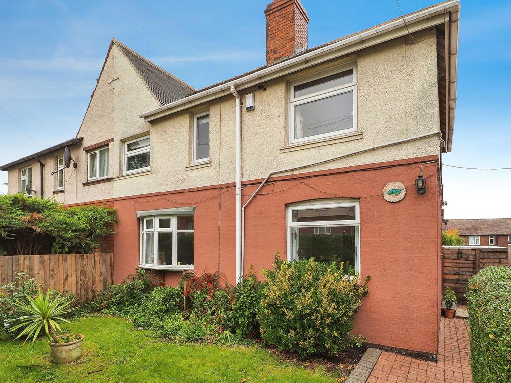 3 bed semidetached house for sale in Rutland Avenue, Wakefield WF2, £