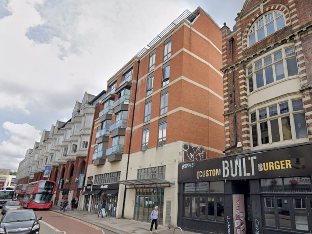Flat 5 James House, 18 High Street, Ealing Broadway, London W5