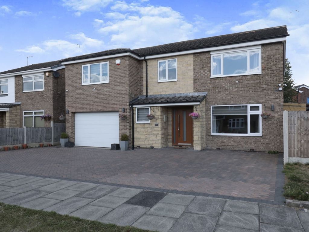 6 bed detached house for sale in Stoops Lane, Bessacarr, Doncaster DN4