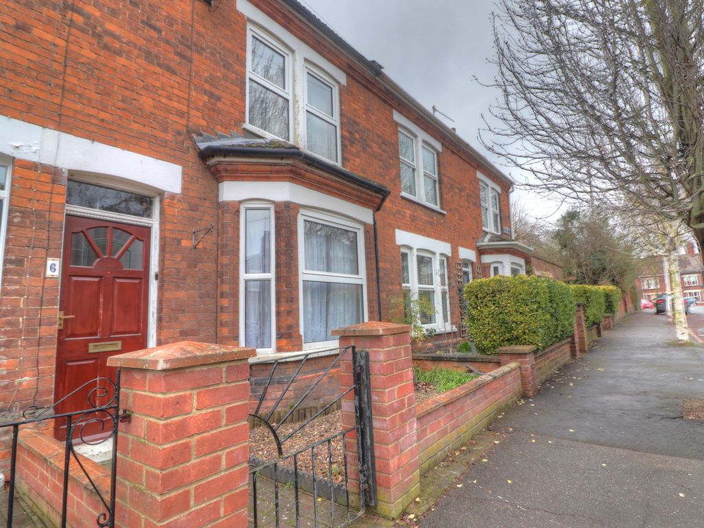 3 bed terraced house for sale in York Road, King's Lynn PE30, £140,000 Zoopla