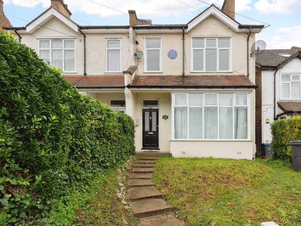 2 bed flat for sale in Blenheim Crescent, South Croydon CR2, £280,000