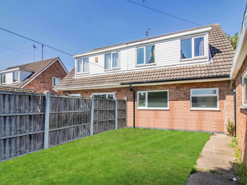 3 bed semidetached house for sale in Warkton Close, Beeston