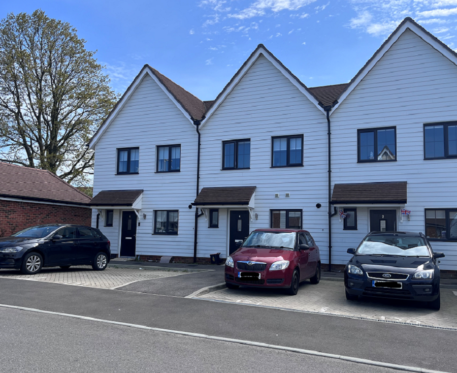 3 bed terraced house for sale in Laburnum Lane, Willesborough, Ashford
