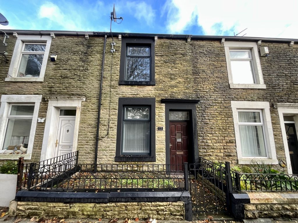2 bed terraced house to rent in Cross Street, Great Harwood, Lancashire