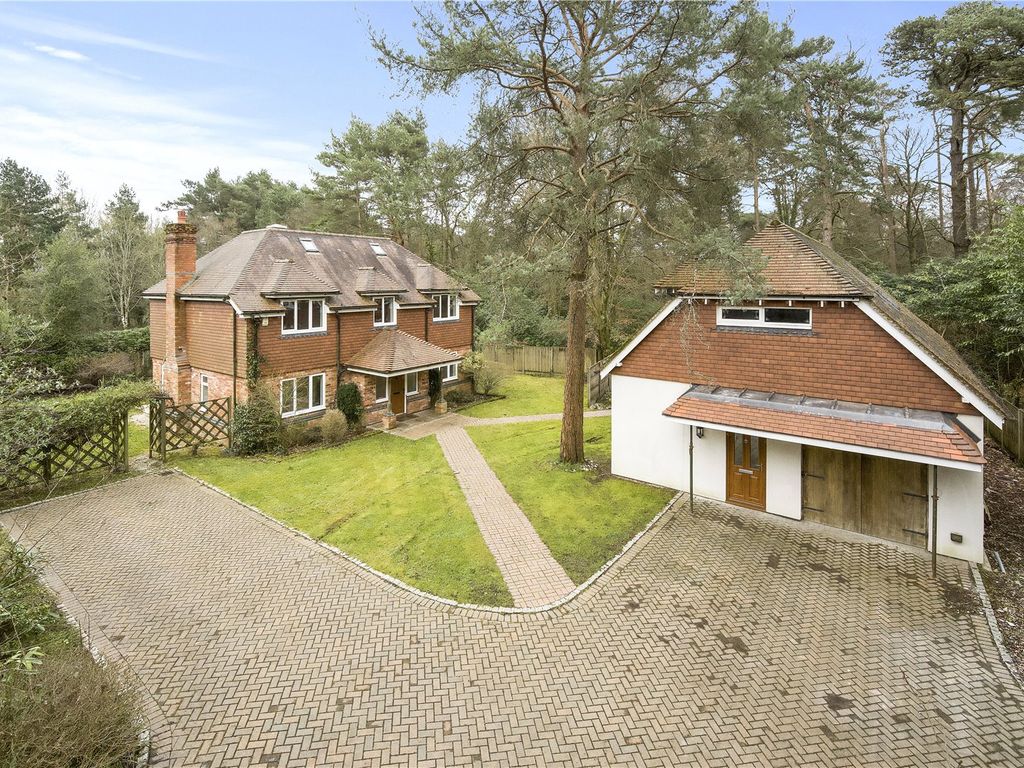 5 bed detached house for sale in Chilworth Drove, Chilworth, Southampton SO16 Zoopla