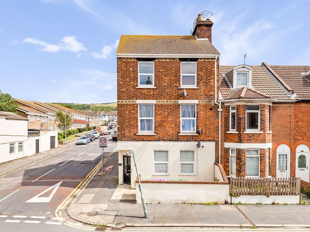 2 bed flat for sale in Canterbury Road, Folkestone CT19, £140,000 Zoopla