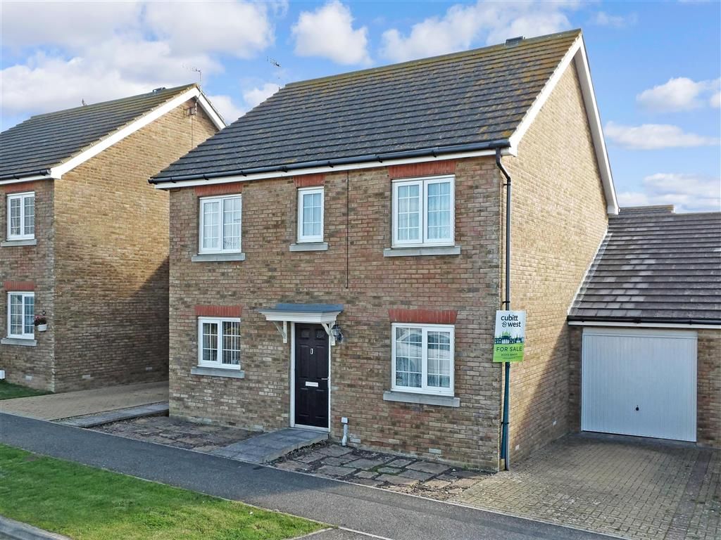 4 bed detached house for sale in Keymer Avenue, Peacehaven, East Sussex