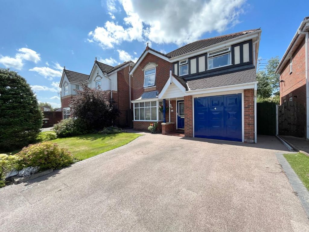 4 bed detached house for sale in Shetland Way, Radcliffe, Manchester