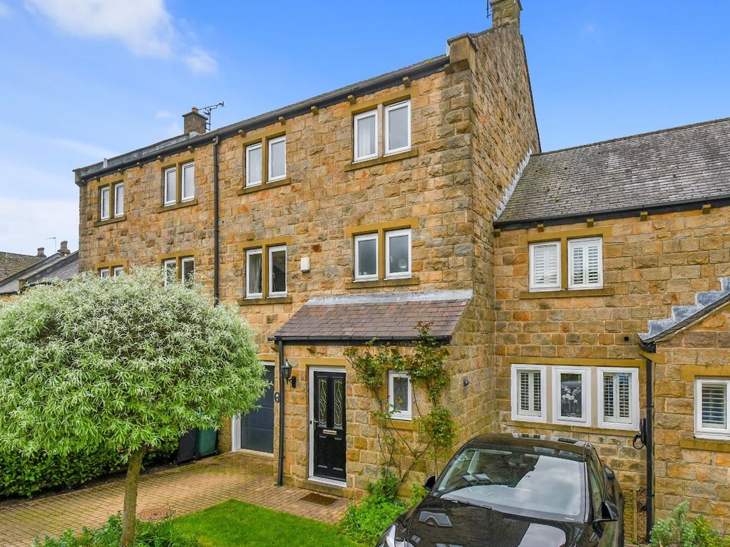 4 bed town house for sale in Grosvenor Mews, Rawdon, Leeds LS19 Zoopla