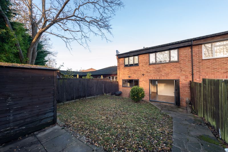 3 bed terraced house to rent in Elderbek Close, Cheshunt, Waltham Cross EN7, £1,900 pcm Zoopla