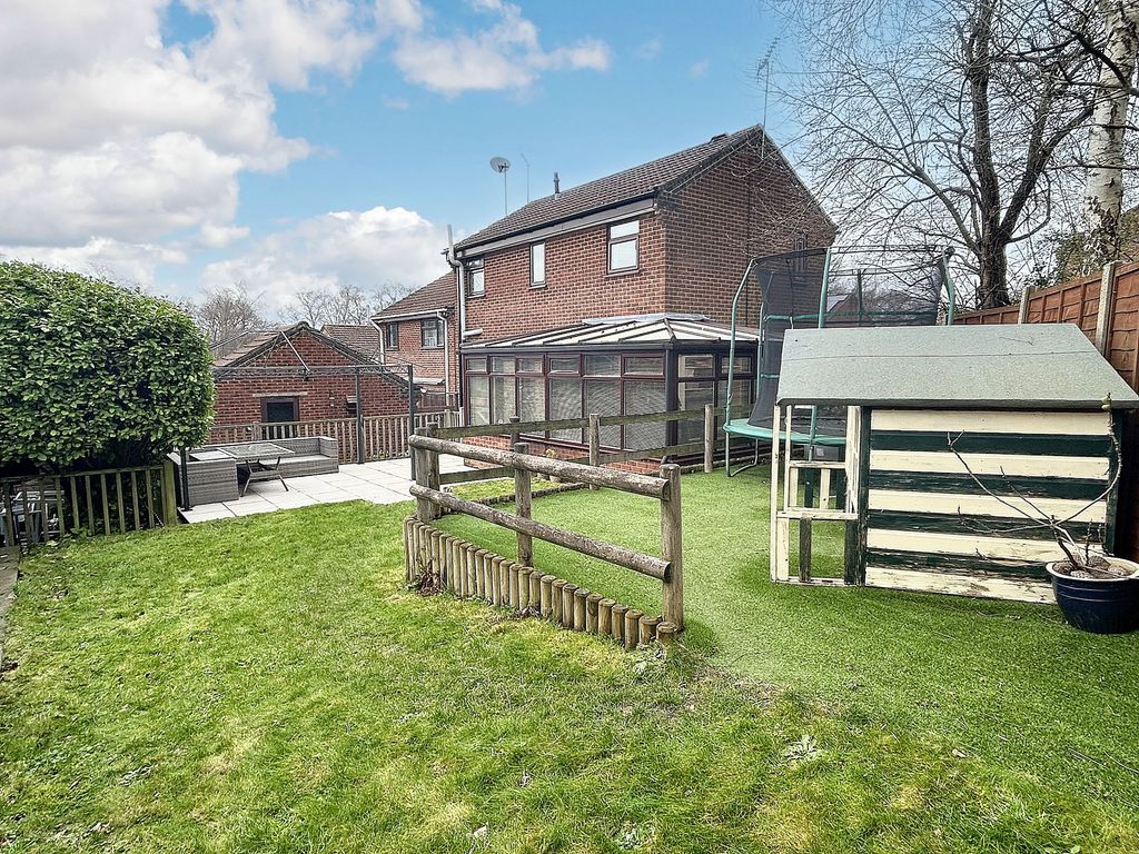 3 bed detached house for sale in Malvern Drive, Dibden Purlieu SO45, £399,950 Zoopla