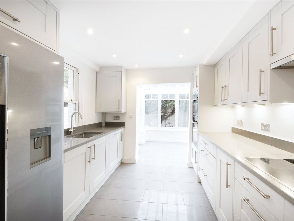 4 bed terraced house to rent in Cranbrook Road, Chiswick, London W4, £