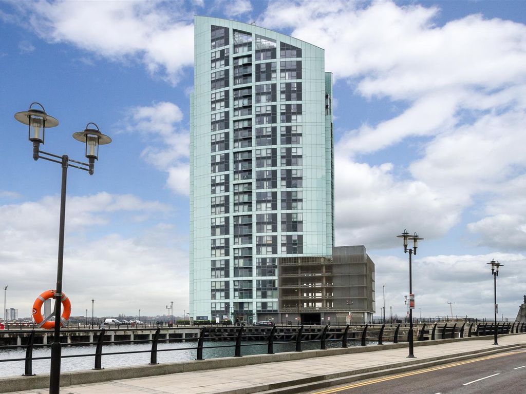 2 bed flat to rent in Alexandra Tower, Princes Parade, Liverpool L3