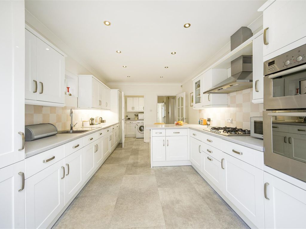 4 bed detached house for sale in Water Tower Close, Uxbridge UB8 Zoopla