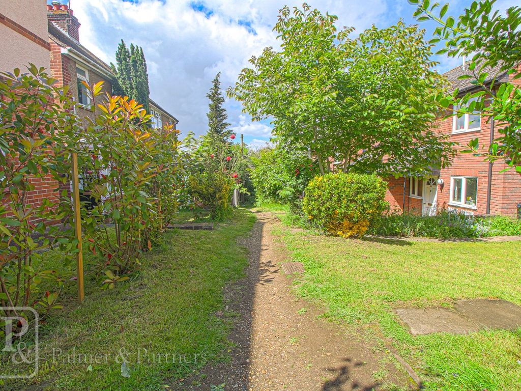 2 bed terraced house to rent in St Albans Road, Colchester, Essex CO3