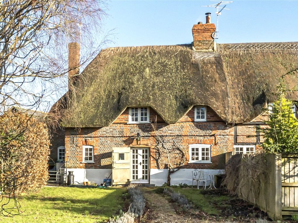 3 bed semidetached house for sale in Alton Priors, Marlborough