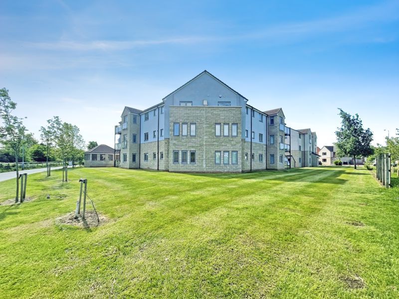 2 bed flat for sale in Cromwell Ford Way, BlaydonOnTyne NE21, £