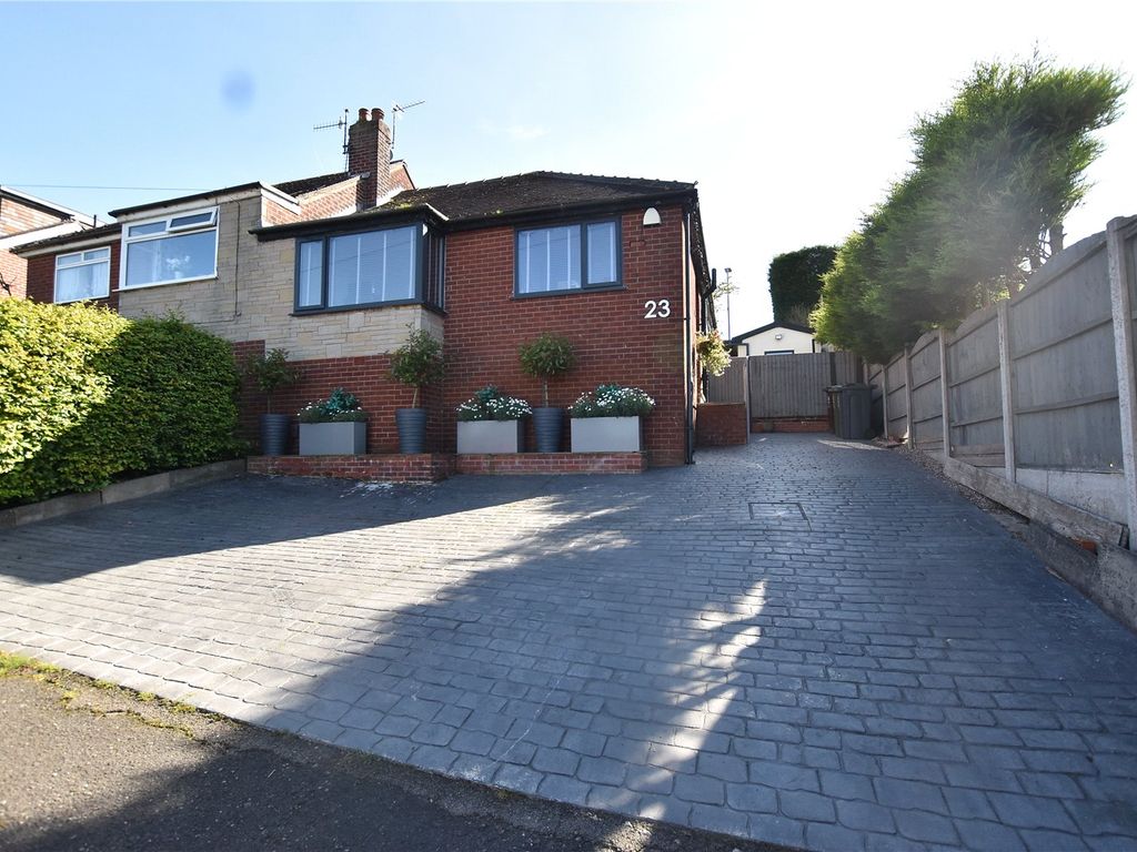 2 bed semidetached bungalow for sale in Malvern Close, Shaw, Oldham