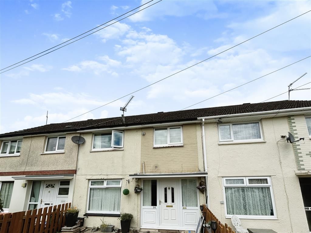 3 bed detached house to rent in Clist Road, Bettws, Newport NP20, £750