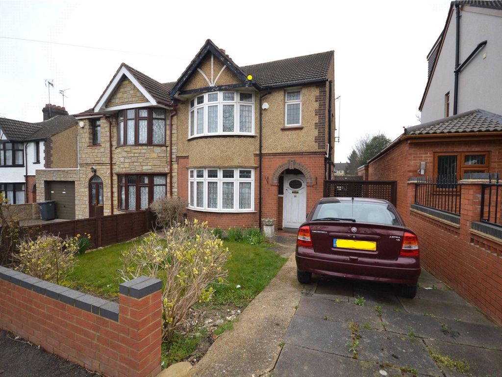 3 bed semidetached house for sale in Oakley Road, Luton, Bedfordshire