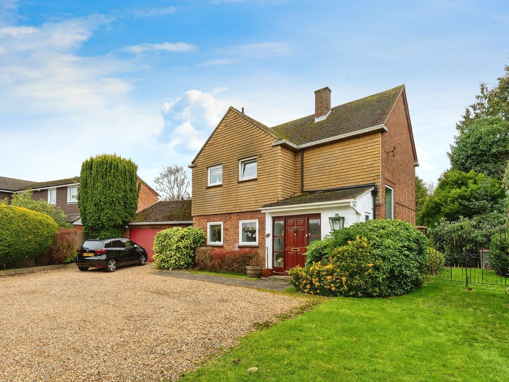 3 bed detached house for sale in Croft Lane, Letchworth Garden City SG6