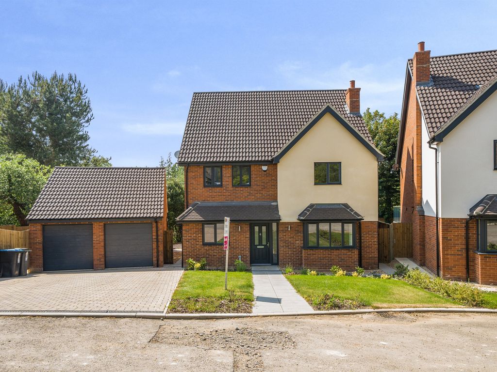 New home, 4 bed detached house for sale in South Park Gardens