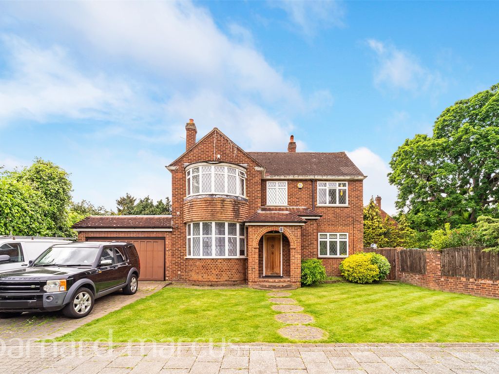 3 bed detached house for sale in Elizabeth Way, Hanworth Park, Feltham