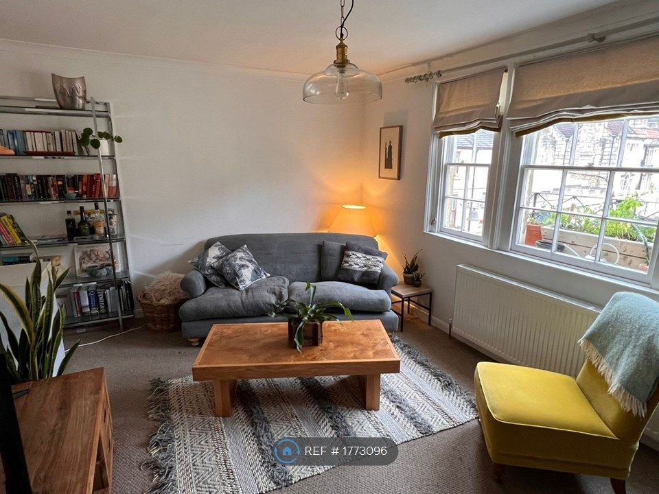 2 bed flat to rent in Bath, Bath BA1 Zoopla