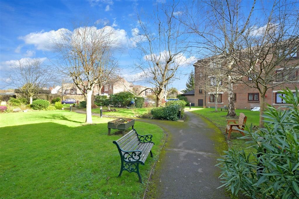 1 bed flat for sale in East Street, Havant, Hampshire PO9 Zoopla