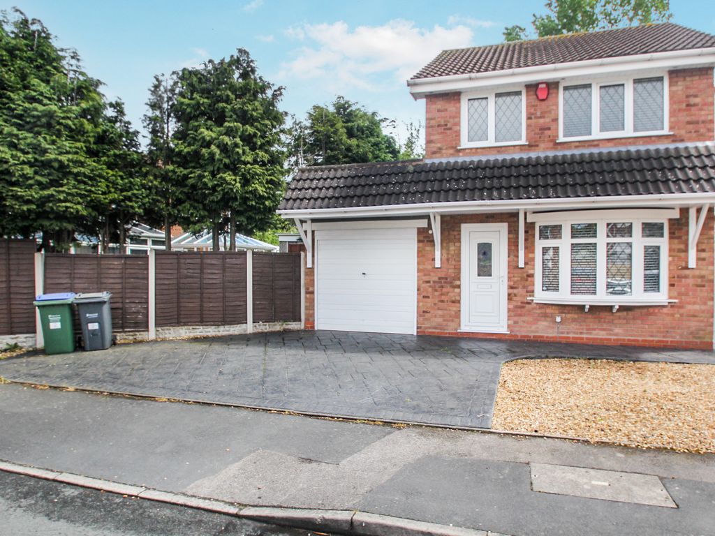 3 bed detached house for sale in Christine Close, Tipton DY4 Zoopla
