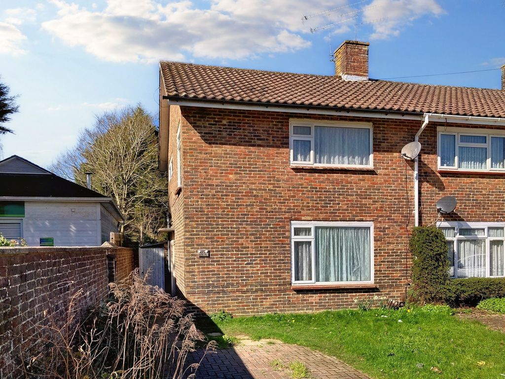 2 bed end terrace house for sale in Weddell Road, Crawley RH10 Zoopla