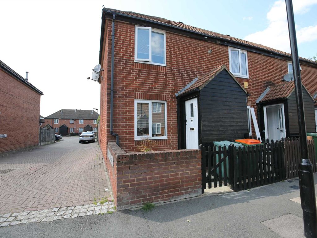 2 bed terraced house to rent in Linton Gardens, Beckton E6 Zoopla