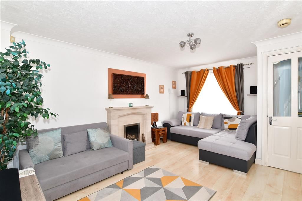 3 bed detached house for sale in Cranmere Court, Strood, Rochester