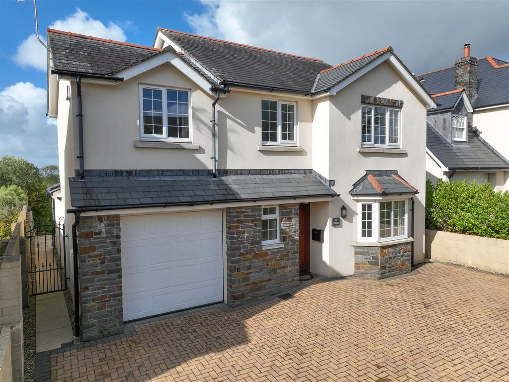 4 bed detached house for sale in Lady Housty Avenue, Newton, Swansea