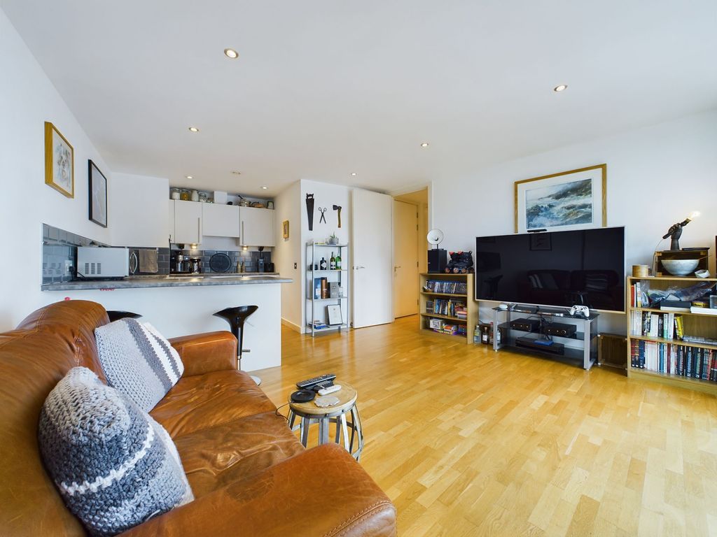 1 bed flat for sale in The Quays, Salford M50 Zoopla