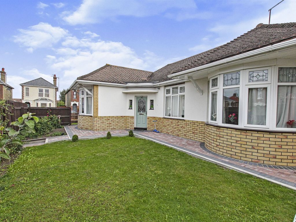 3 bed detached bungalow for sale in Hawthorne Grove, March PE15 Zoopla
