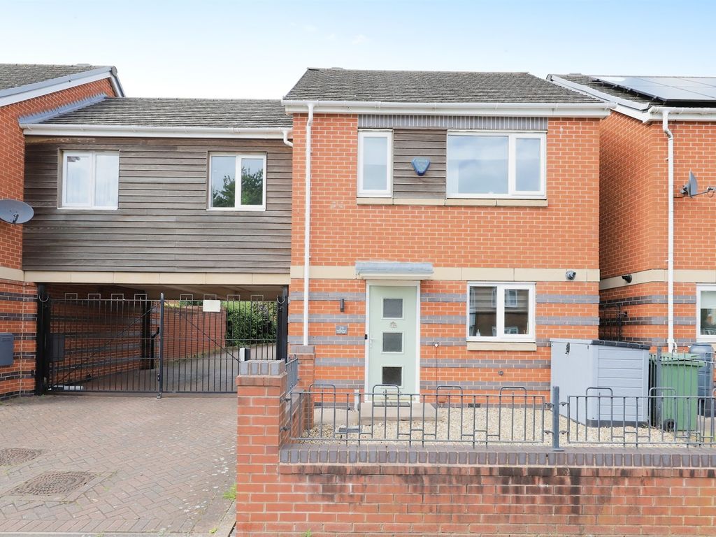 3 bed link detached house for sale in Mayfield Road, Wolverhampton WV1