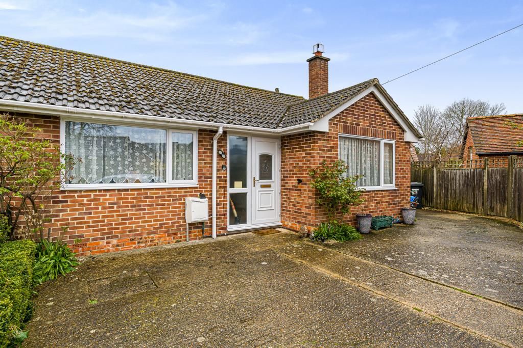3 bed bungalow for sale in Shaw Road, Newbury RG14 Zoopla