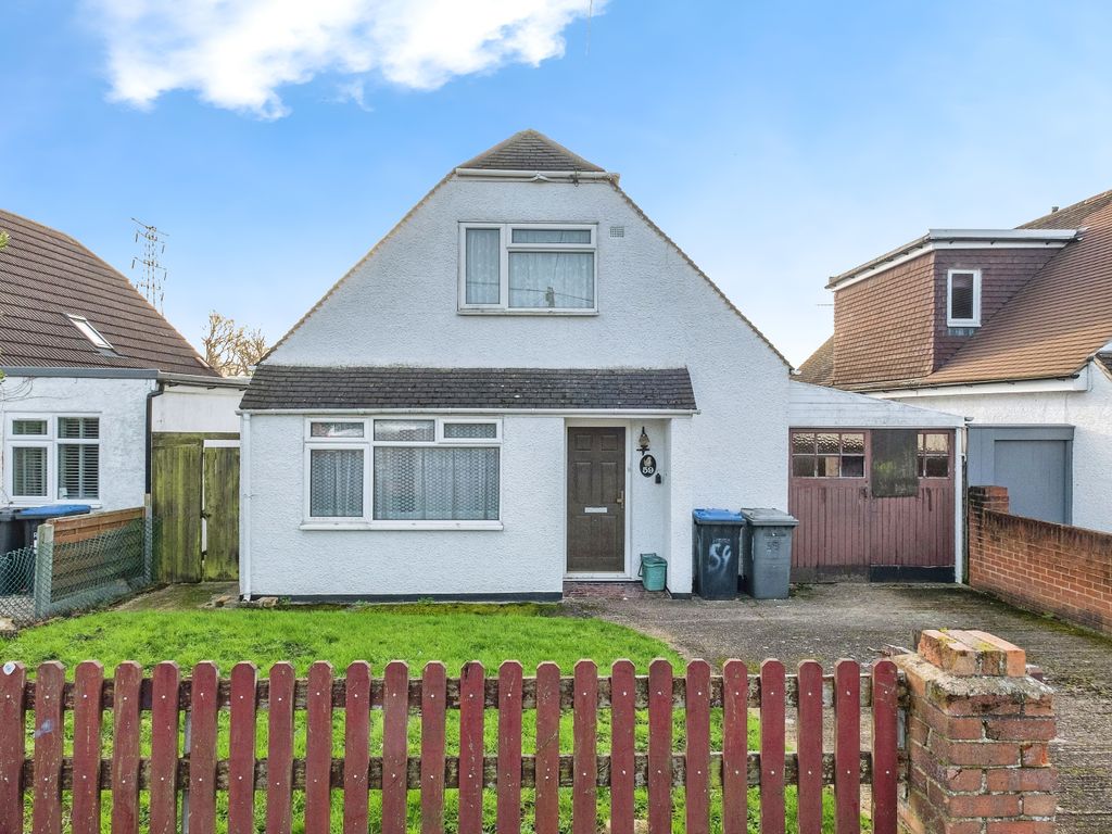 2 bed bungalow for sale in Selsdon Road, New Haw, Addlestone, Surrey