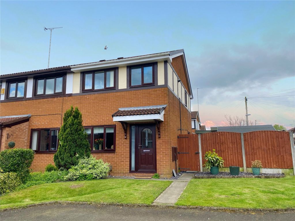 3 bed semidetached house for sale in Lostock Close, Heywood, Greater