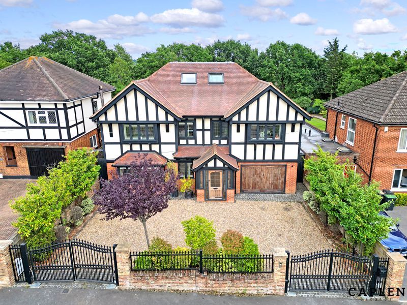 6 bed detached house for sale in Stradbroke Grove, Buckhurst Hill IG9